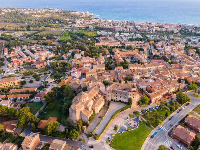 El comerç d’Altafulla creu que l’estiu s’ha salvat però segueix alertant del problema de la platja